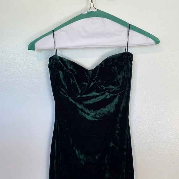 Windsor | Dresses | Windsor Emerald Green Velvet Strapless Bustier Midi  Dress | Poshmark